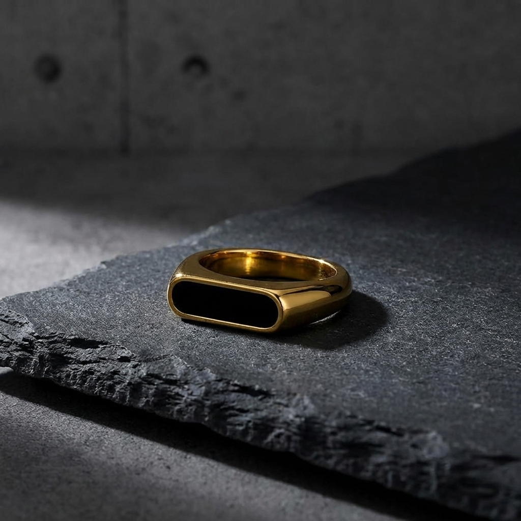 BAGUE UNISEXE | FINITION DORÉE | INCRUSTATION NOIRE